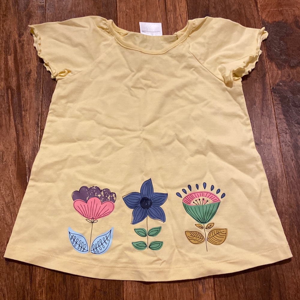Cute yellow top for kids